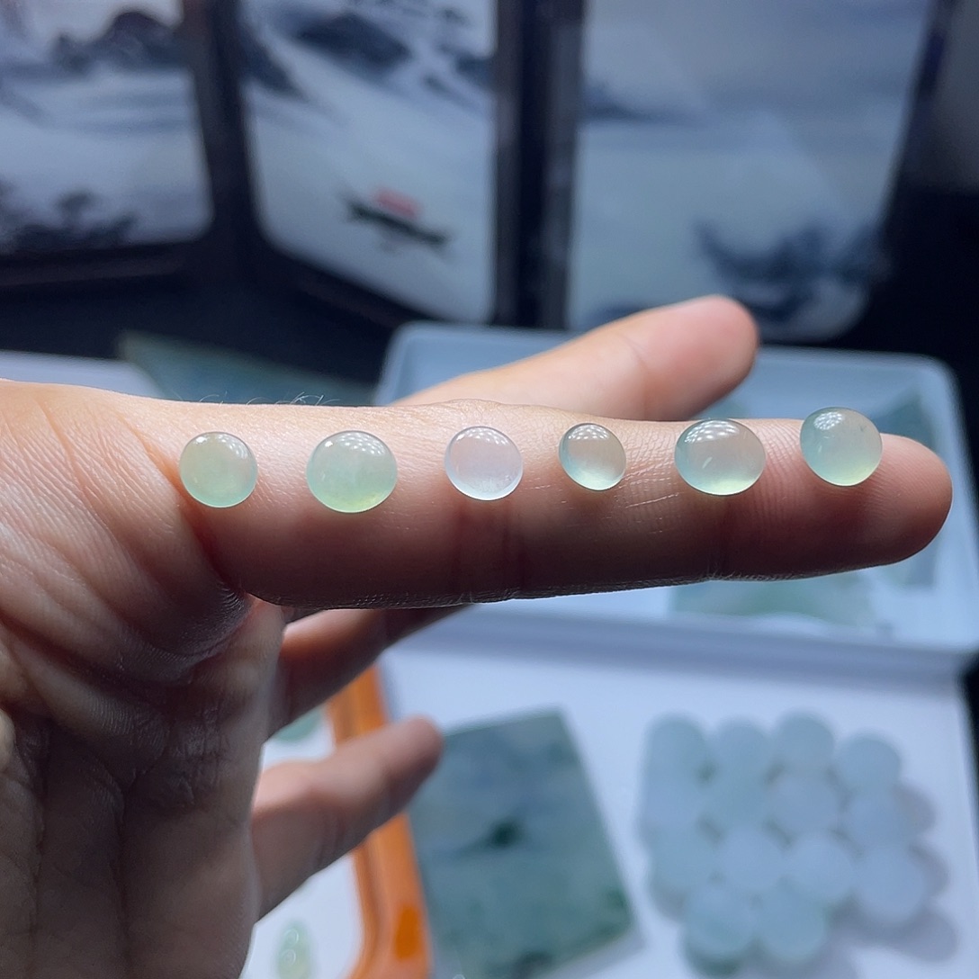 翡翠未镶嵌挂件多样性团购发其一