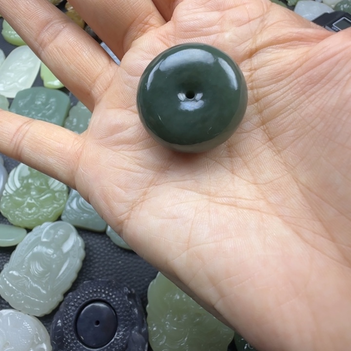 和田玉未镶嵌珠宝奇石