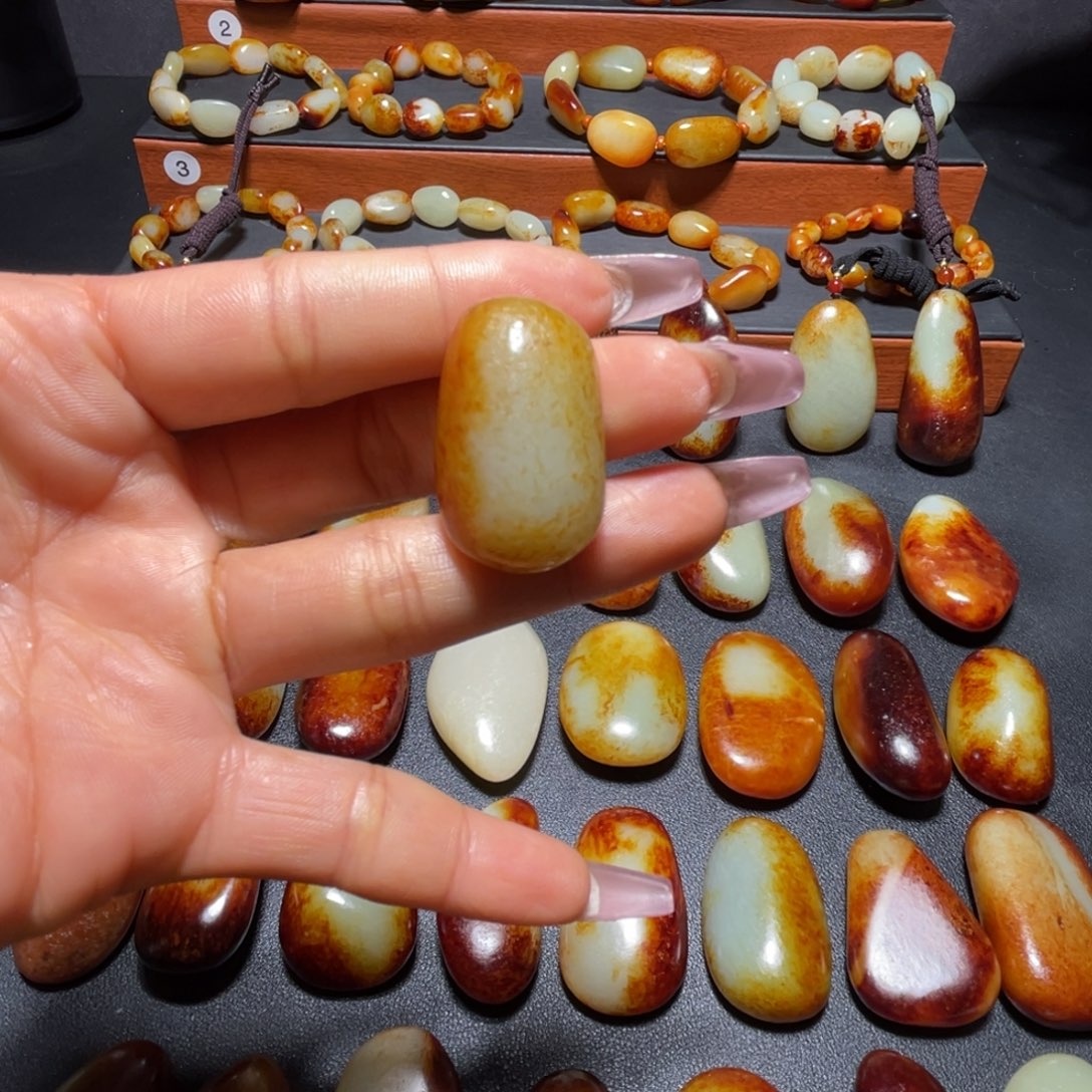 颈饰未镶嵌和田玉醉*哥