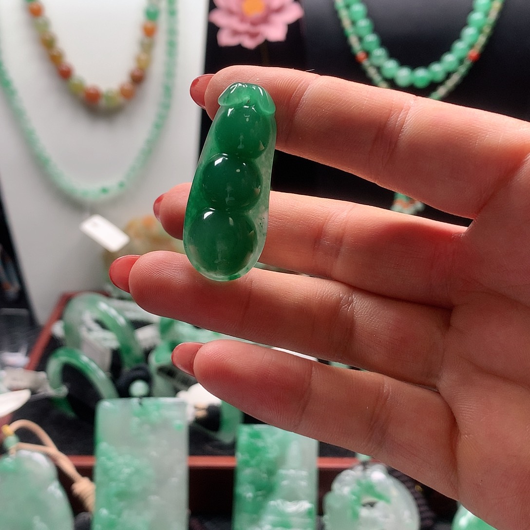 石英质玉未镶嵌吊坠