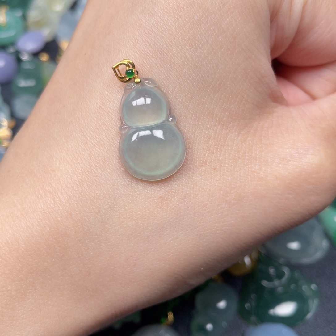 翡翠颈饰18K金镶嵌翡翠