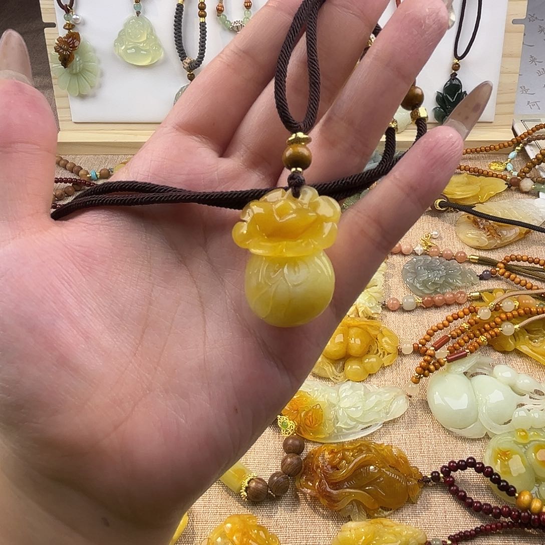 蛇纹石玉合金颈饰