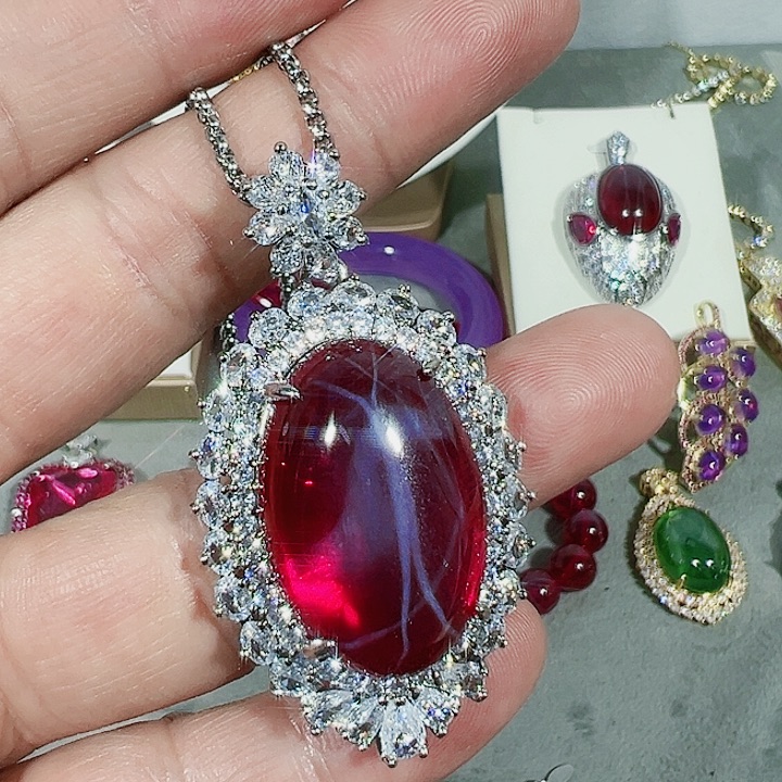 红宝石颈饰未镶嵌潼*姐