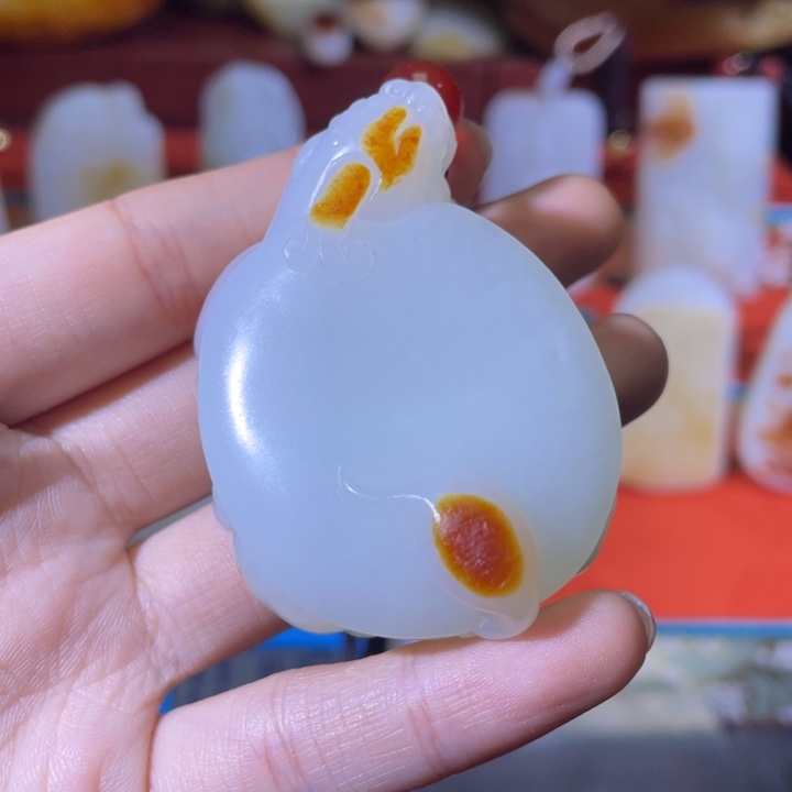 和田玉把件未镶嵌燕*。