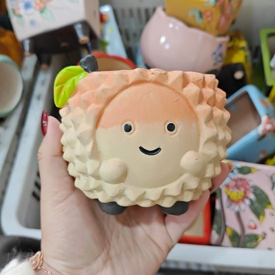 当场拍满15元发货不凑不发，花盆盆口不方不圆有针孔黑点是正常的，