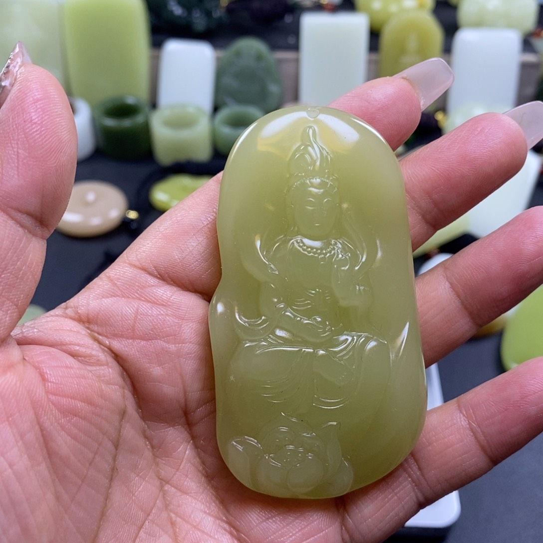 和田玉未镶嵌颈饰