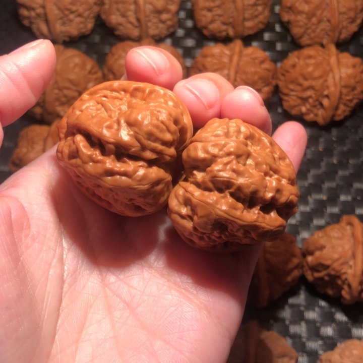 怕***黑文玩核桃把件蛤蟆