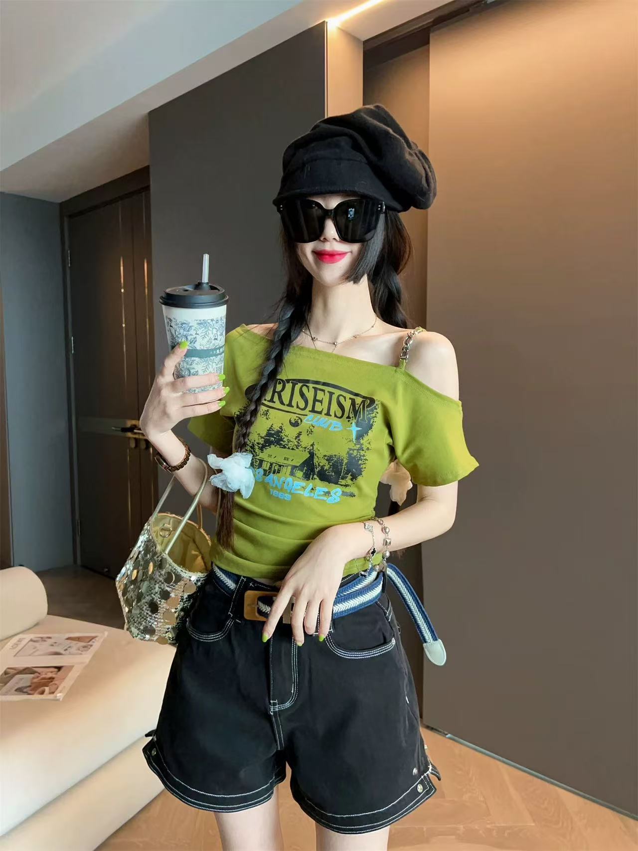 2025新款夏季 字母印花露肩短袖T恤女褶皱修身显瘦短款上衣