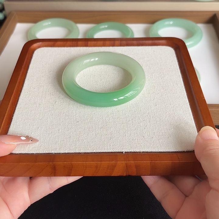 草****非金属时尚国风手镯草莓冰淇淋