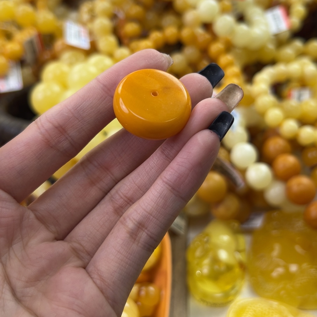 琥珀珠宝奇石未镶嵌