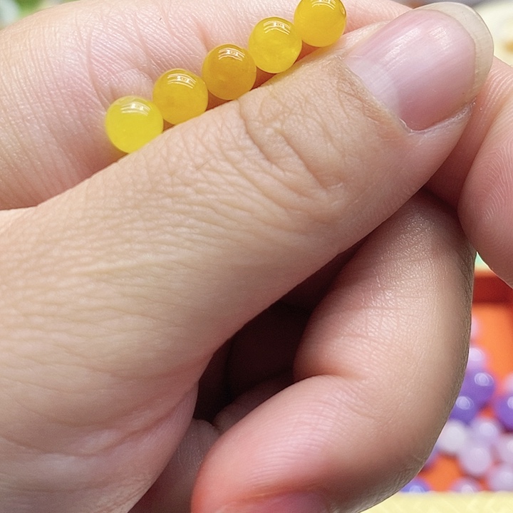 翡翠散珠高冰鸡油黄卡6