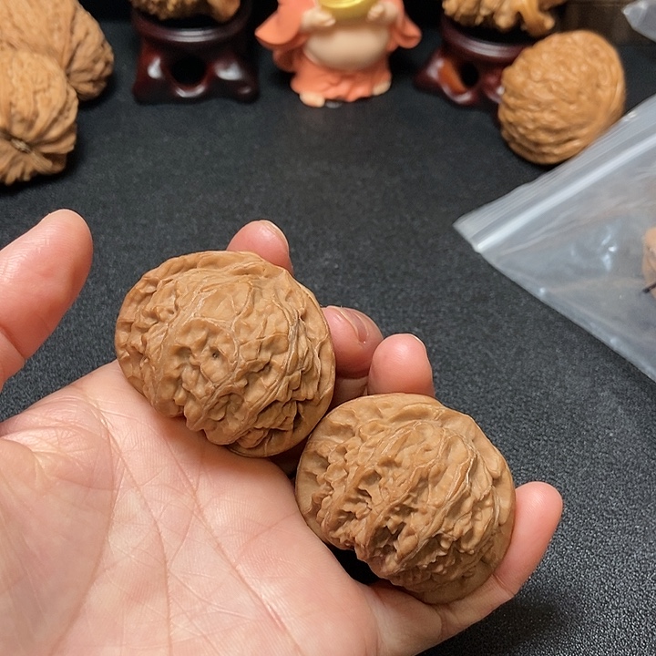 木质类狮子头。宫灯