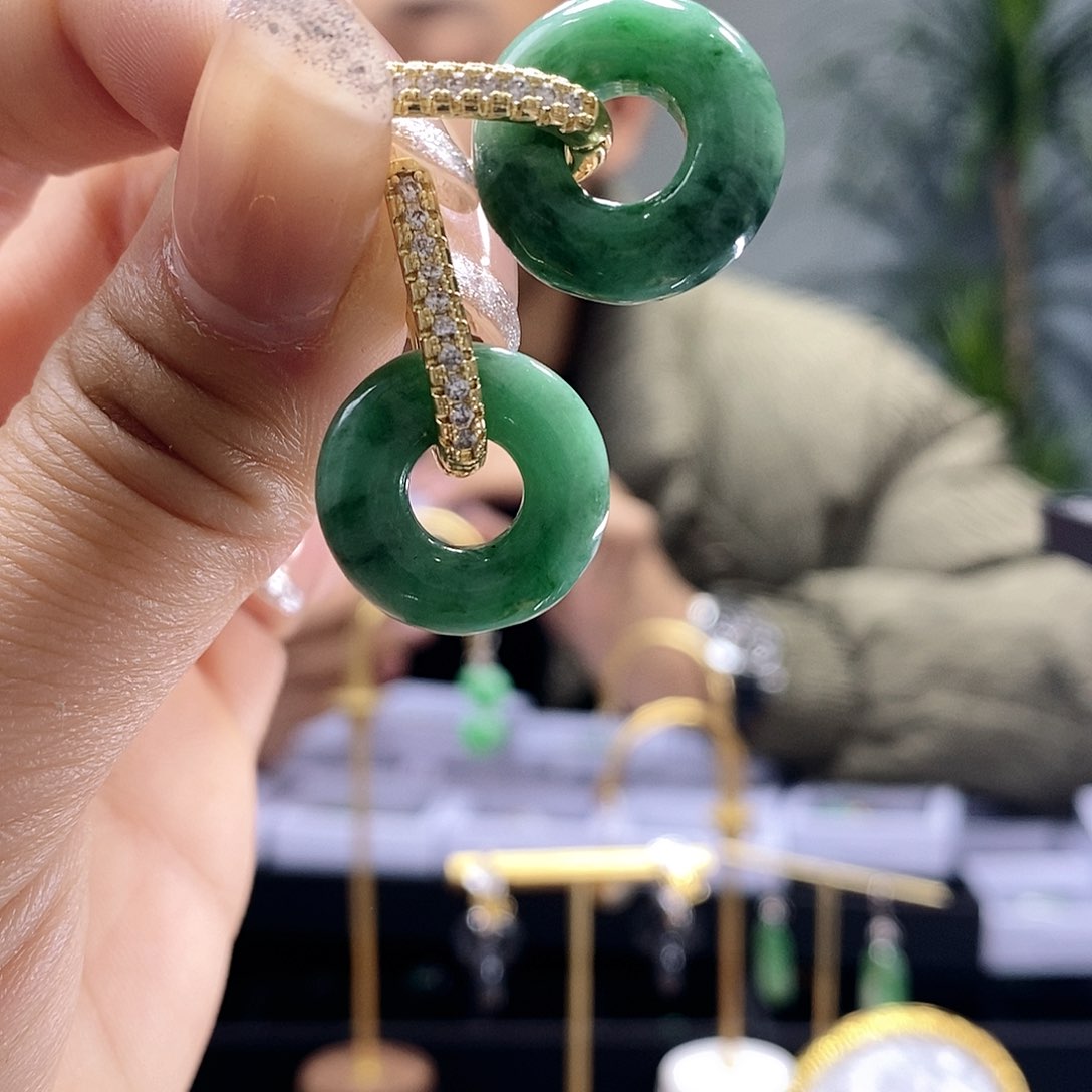 翡翠未镶嵌耳饰翡翠