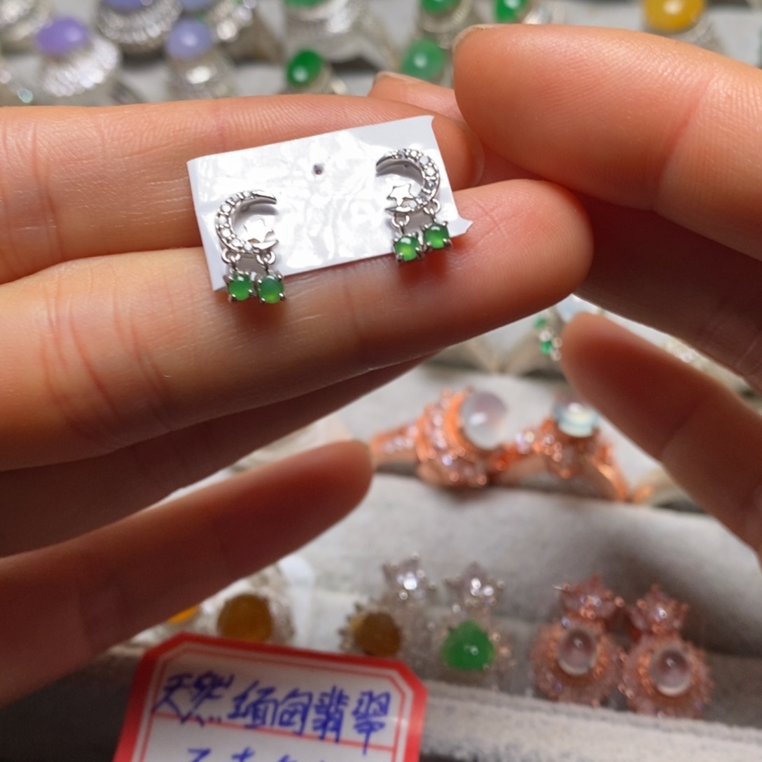 翡翠耳饰未镶嵌耳饰