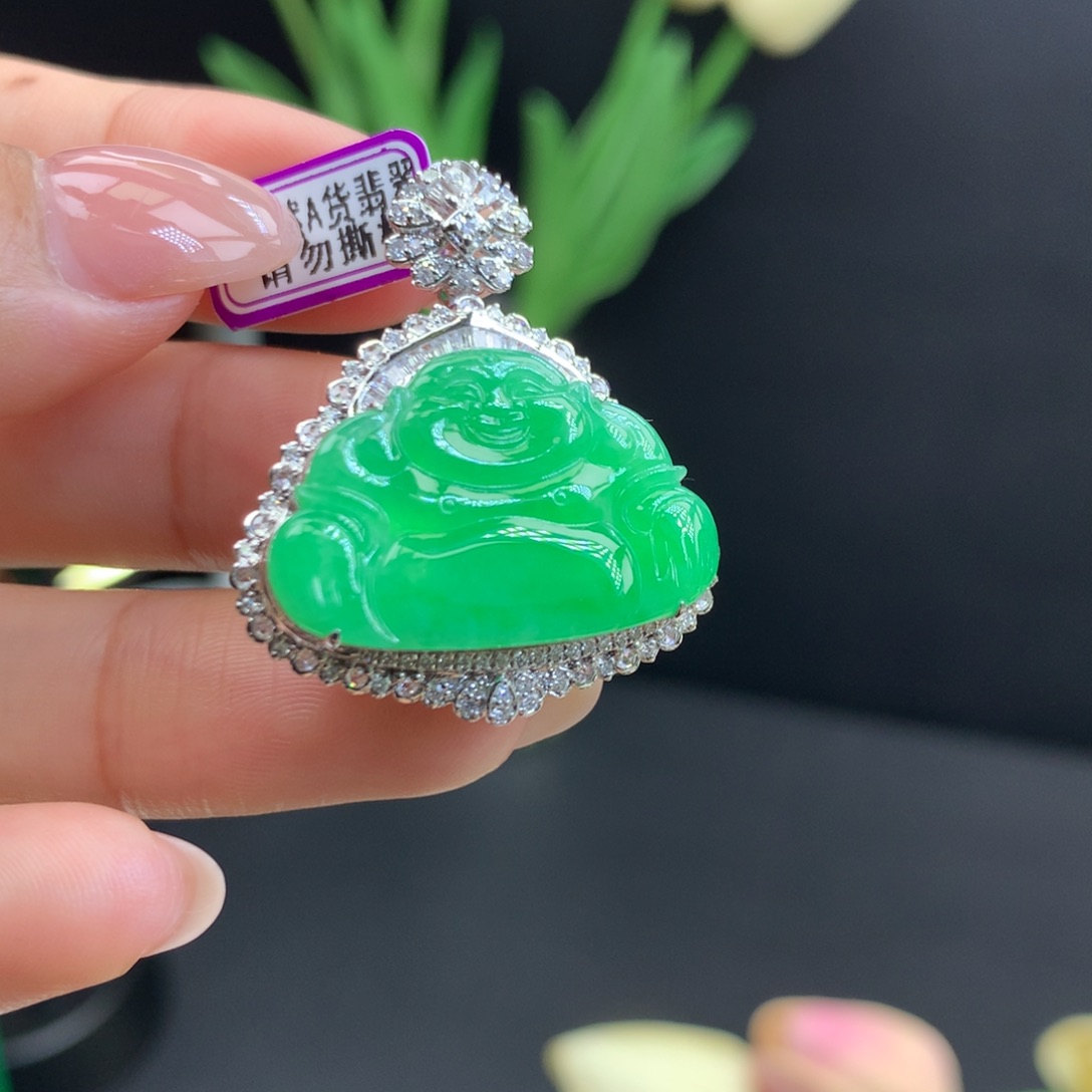 翡翠18K金镶嵌颈饰