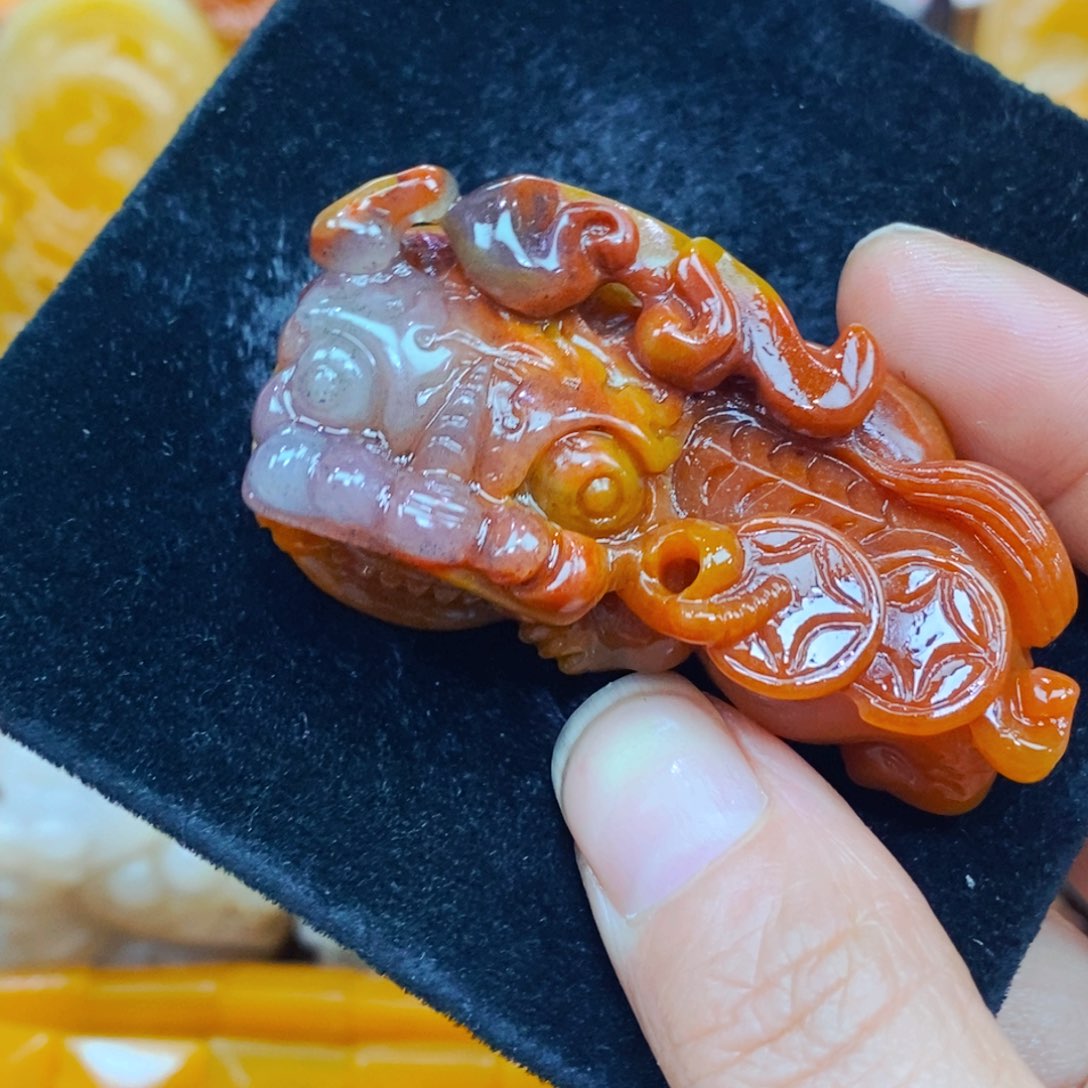 未镶嵌石英质玉（黄龙玉）吊坠(不含链)