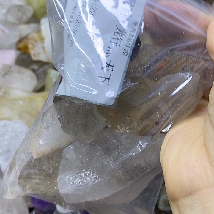 龙***下未镶嵌水晶珠宝半成品