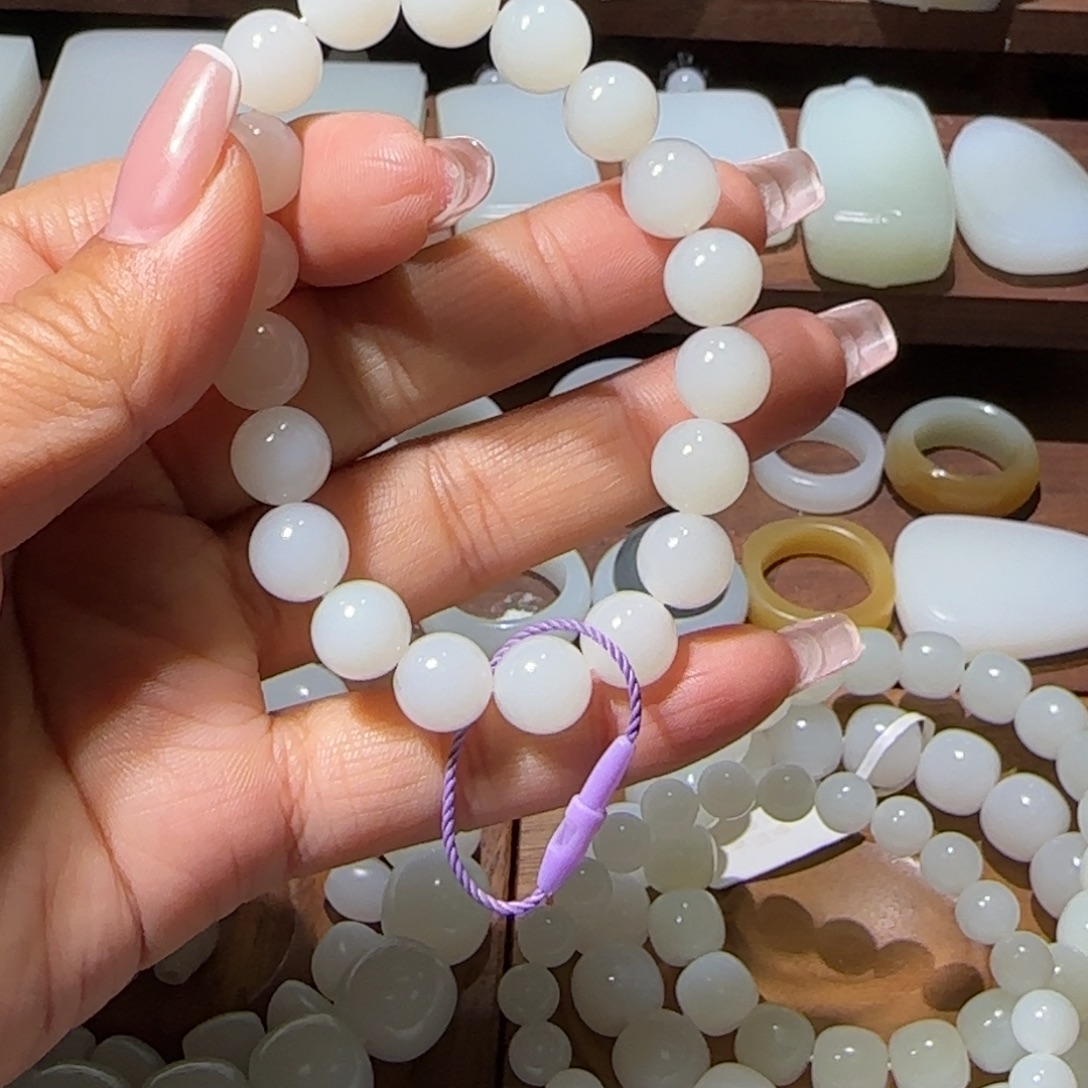 M***7和田玉未镶嵌手链