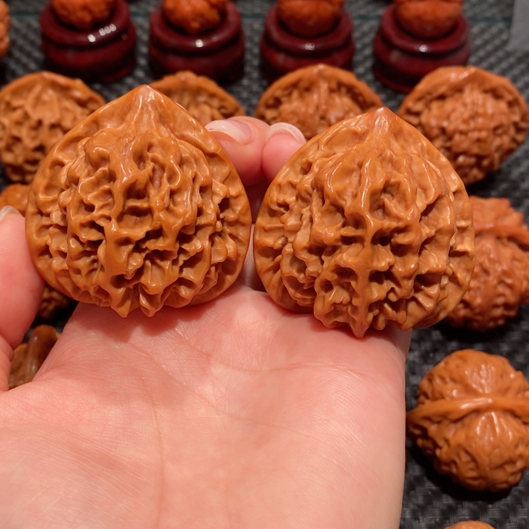 文玩核桃把件龙鳞纹