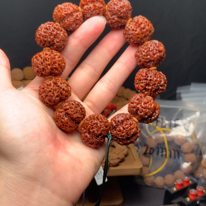 吊坠金刚菩提古龙蜂窝梅花24mm➕