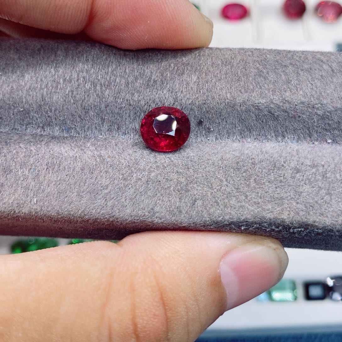 碧玺裸石未镶嵌卢比来2.2克拉