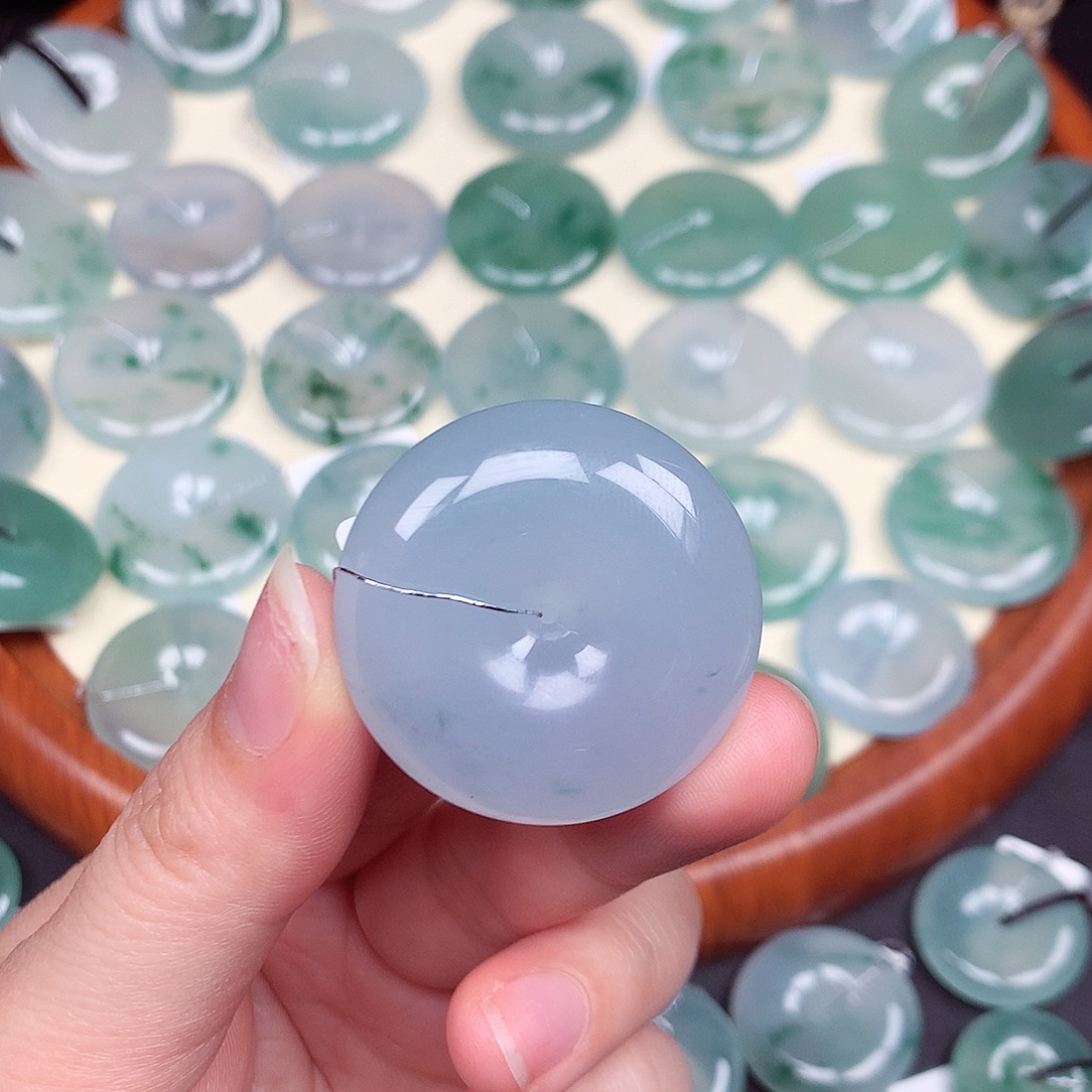 翡翠未镶嵌颈饰35.8、10.4