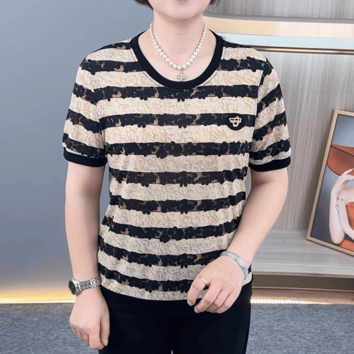 2025夏季新款中老年女装圆领条纹短袖X时尚百搭显瘦减龄妈妈上衣