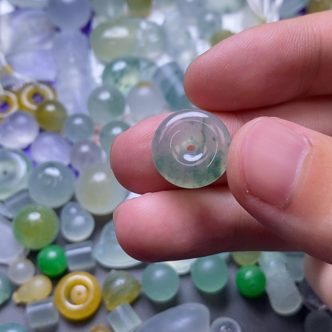 定制翡翠未镶嵌挂件