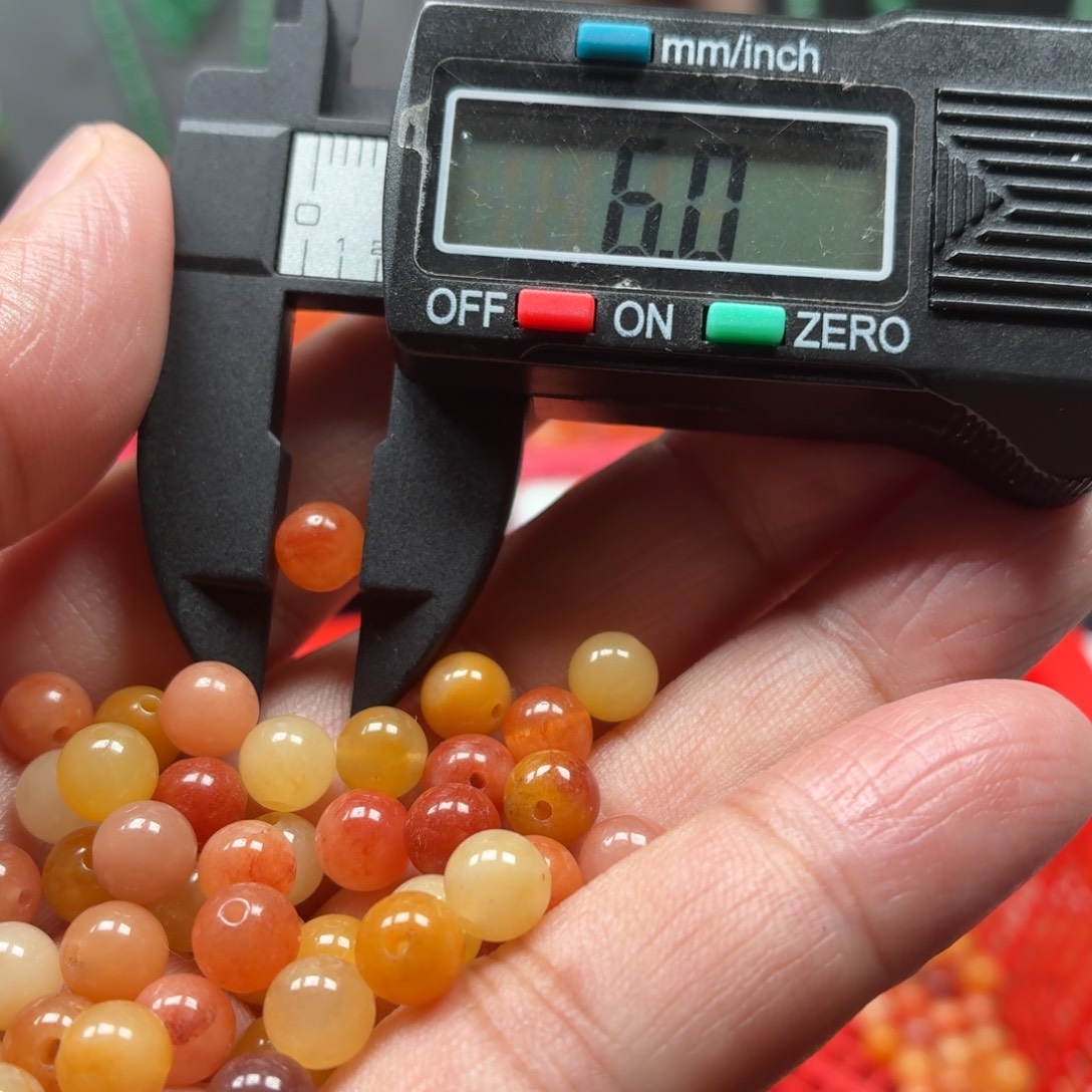 颈饰未镶嵌石英质玉（金丝玉）福利价100粒