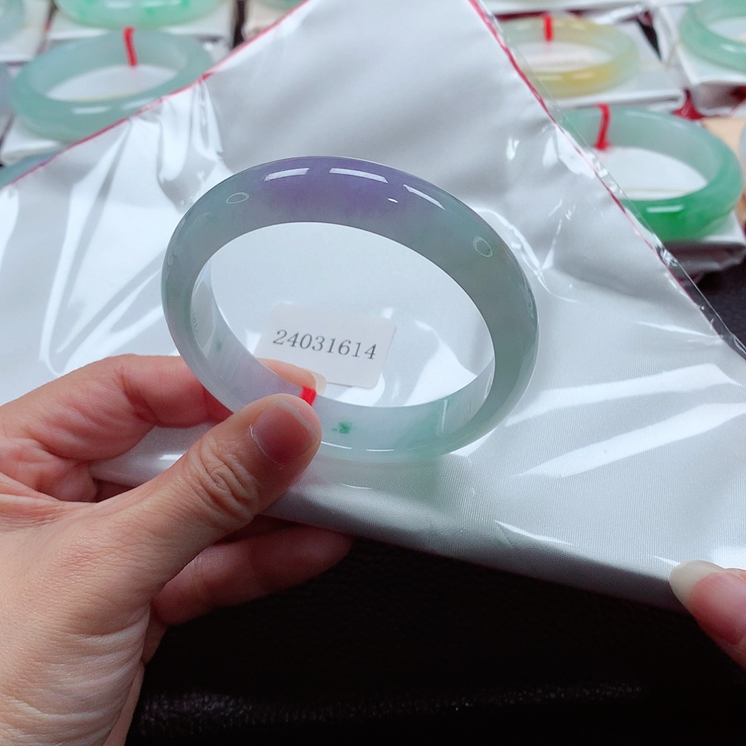 翡翠手镯未镶嵌天然A货翡翠手镯