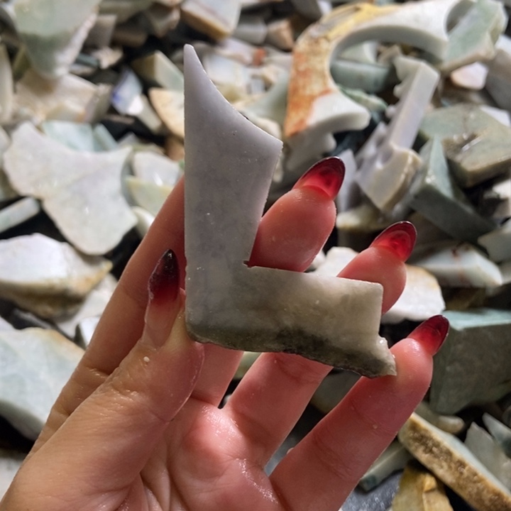 翡翠颈饰未镶嵌天然翡翠