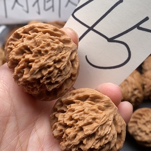 桃核吊坠43全品皇冠