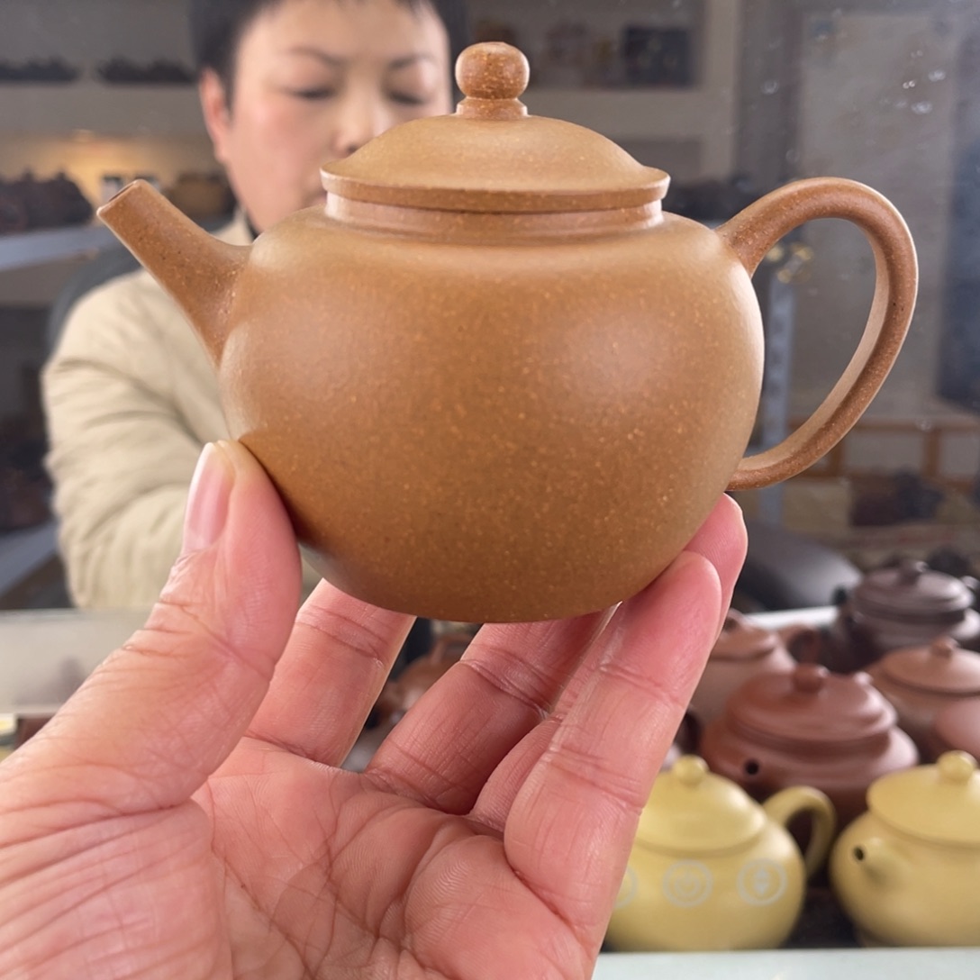 紫砂茶壶金黄段笠帽巨轮150cc