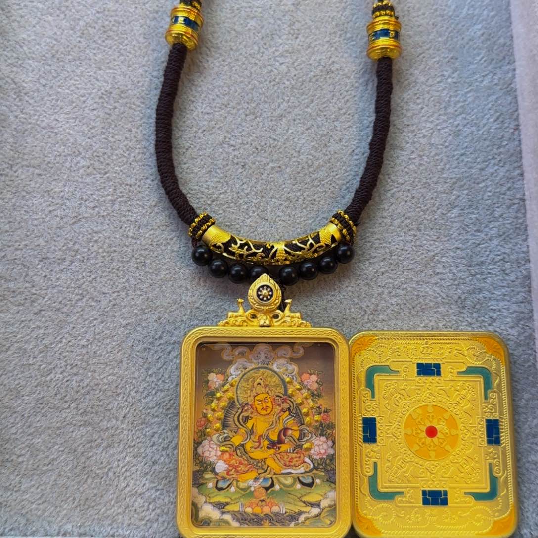 吊坠༣****手绘唐卡黄财神。     