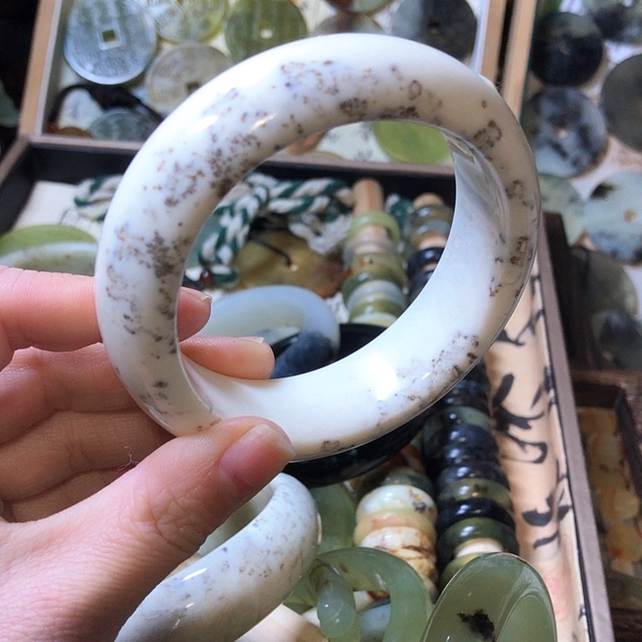 岫玉岫玉手镯未镶嵌