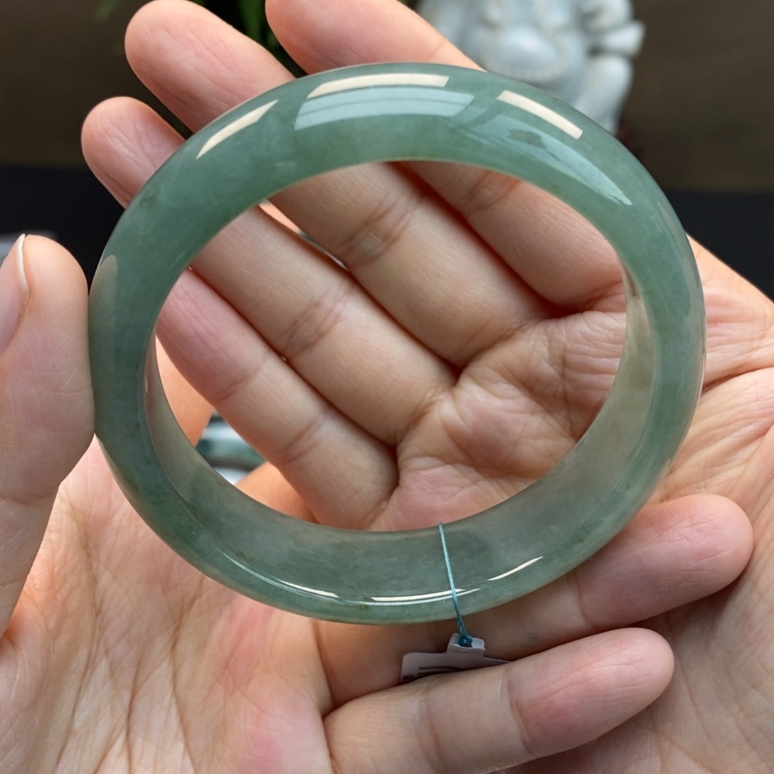 翡翠手镯未镶嵌天然