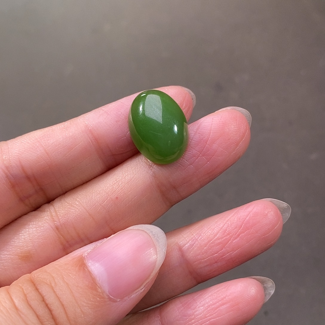 和田玉裸石蛋面阳绿