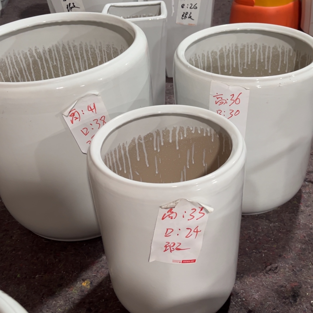 直筒白色一套三个花盆