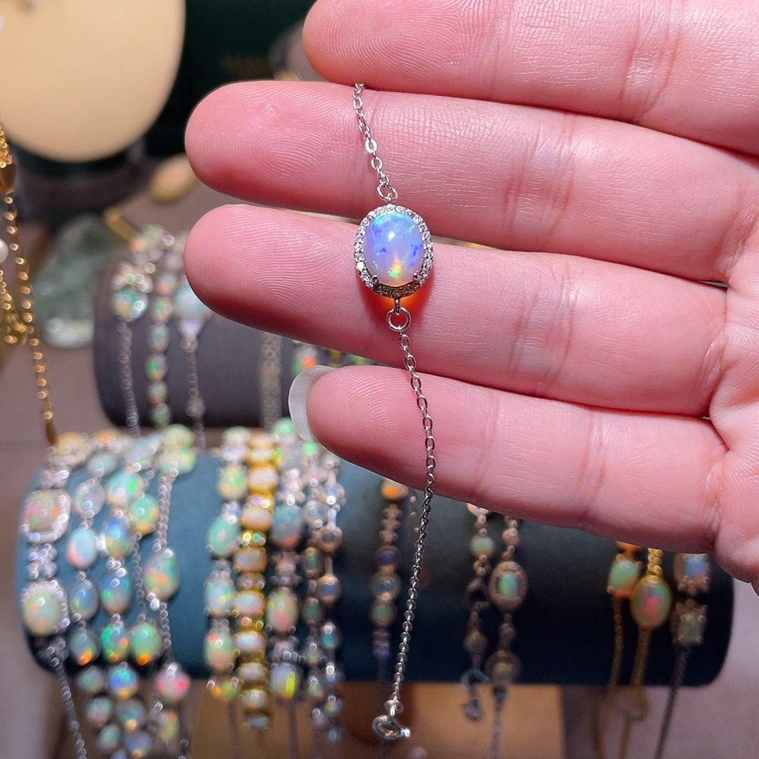 银S925镶嵌欧泊手链）