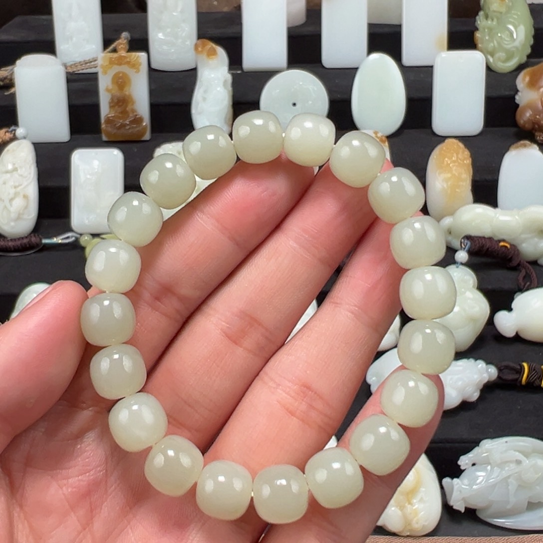 和田玉颈饰未镶嵌