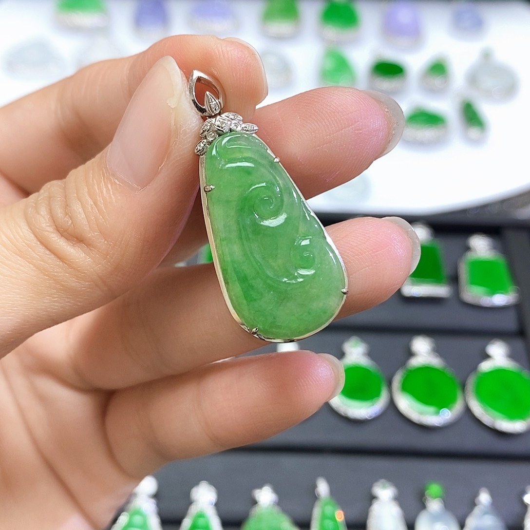 翡翠18K金镶嵌吊坠(不含链)
