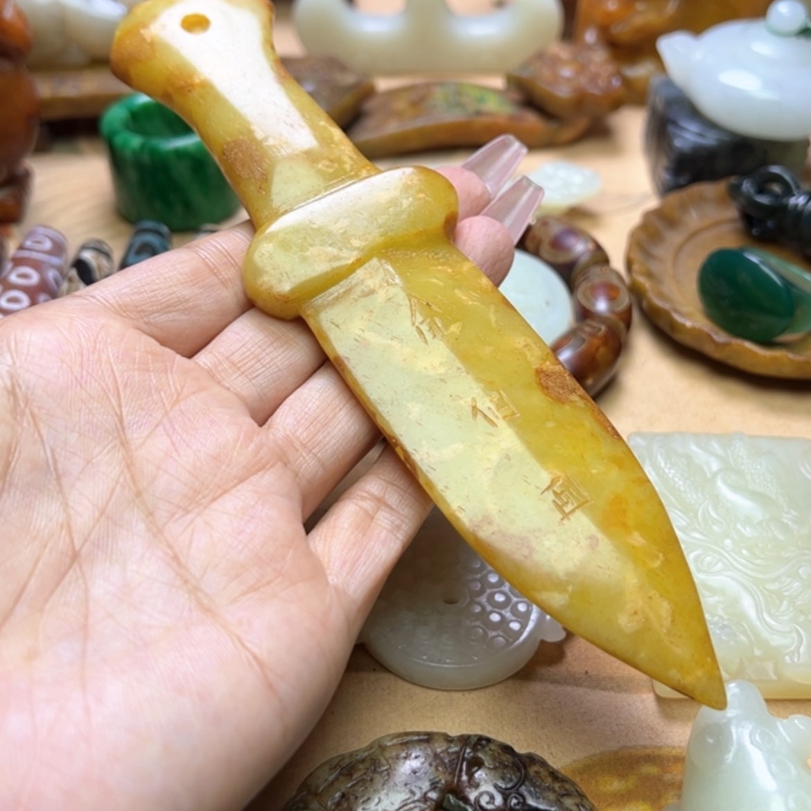 【闪购商品】蛇纹石玉颈饰未镶嵌