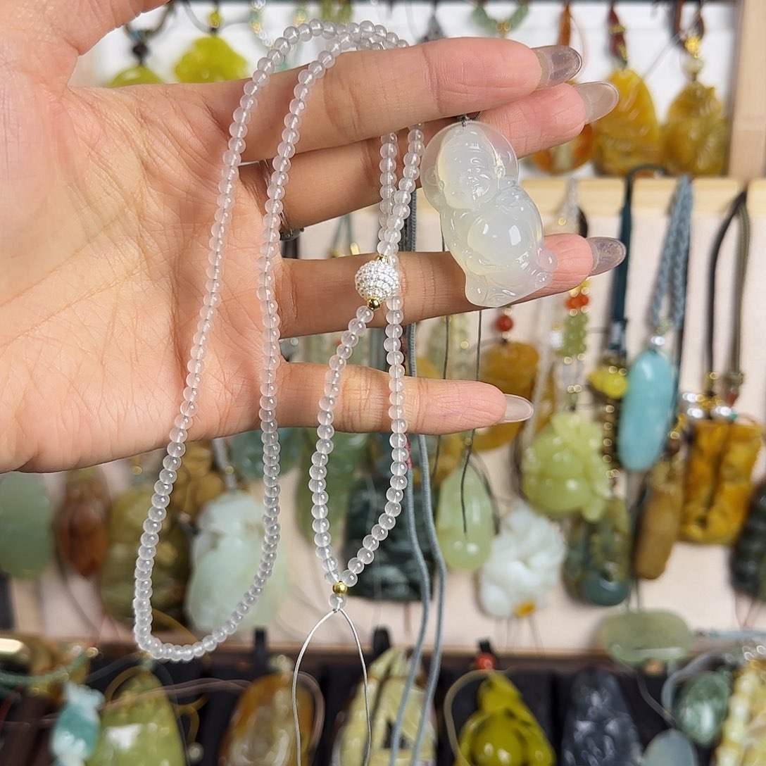 幸****蛇纹石玉未镶嵌颈饰