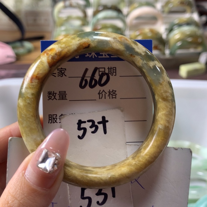 蛇纹石玉手镯未镶嵌660