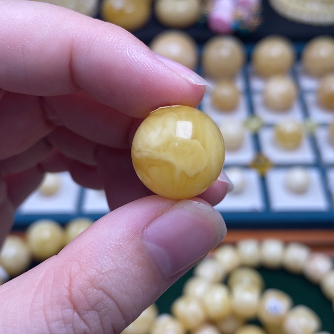 晔***.蜜蜡未镶嵌珠宝奇石