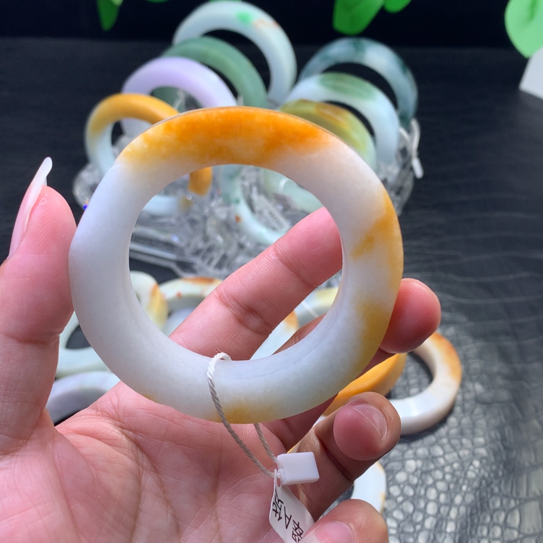 定制翡翠未镶嵌手镯