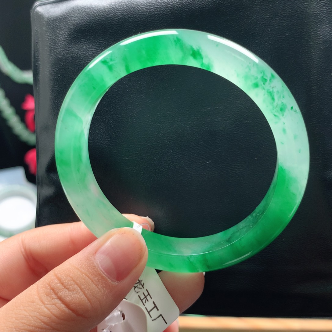 石英质玉镯子未镶嵌浪***8