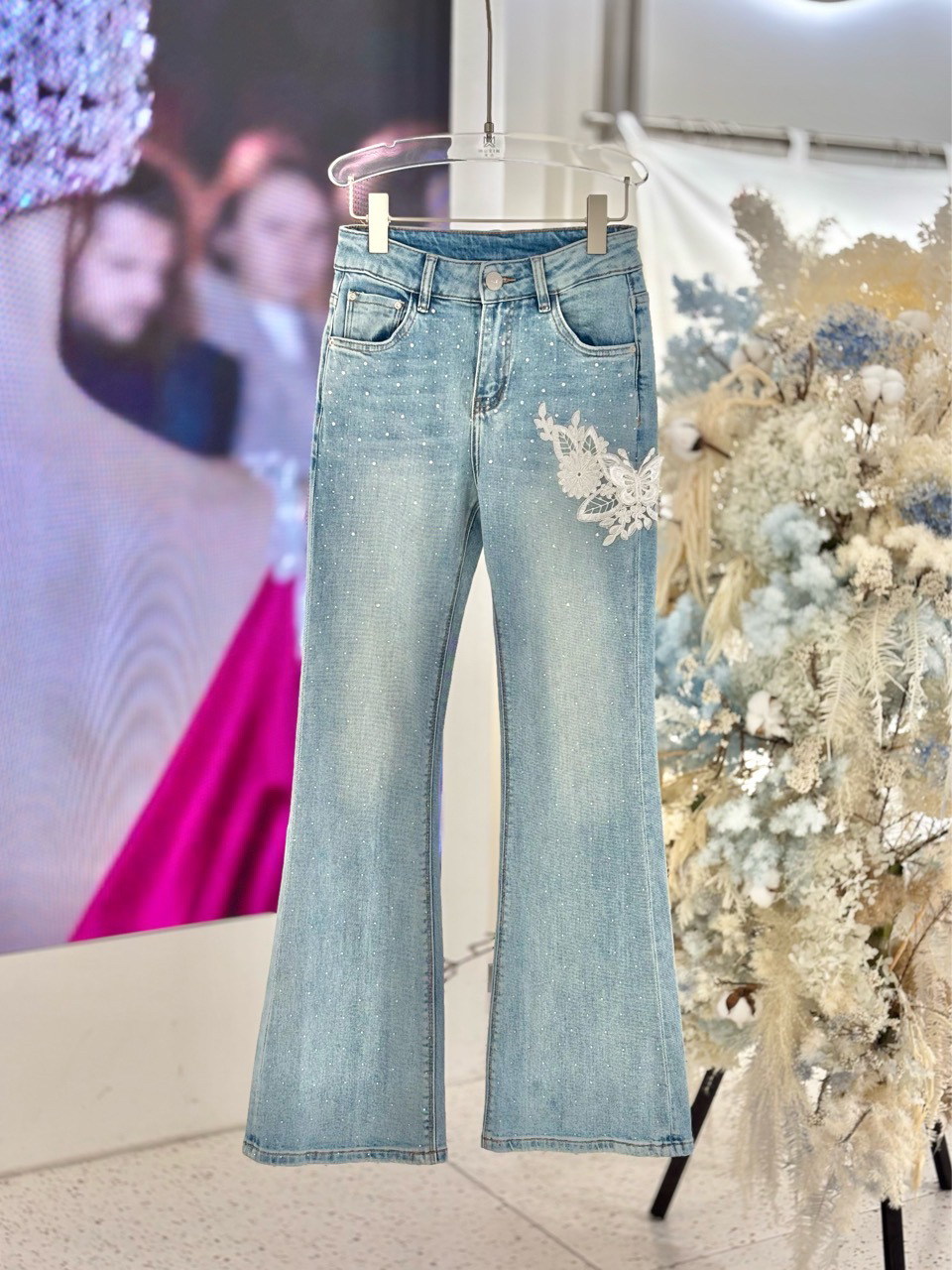 南油高货高腰一粒扣紧身显瘦立体蕾丝蝴蝶花朵牛仔裤弹力微喇裤