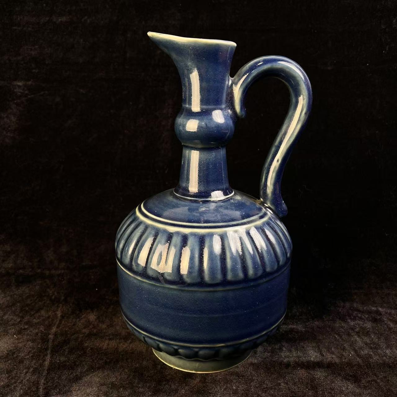 明晚期蓝釉异形壶