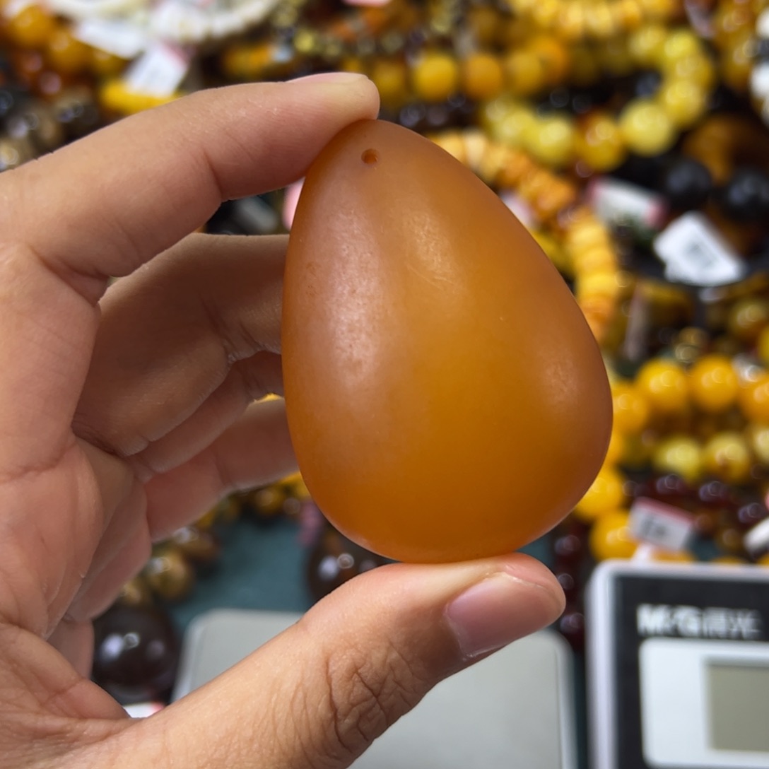 未镶嵌琥珀珠宝奇石